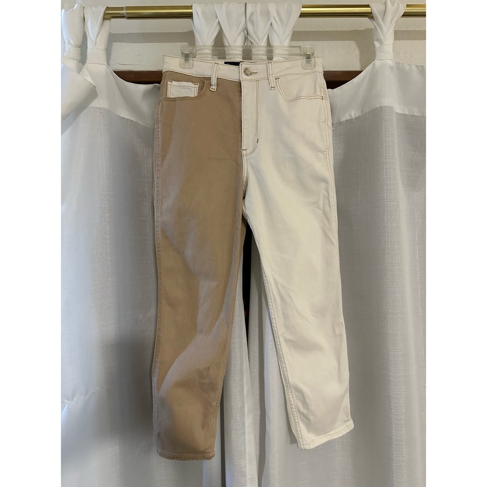 Two-Toned Hollister Short High-Rise Mom Jeans W26 L25